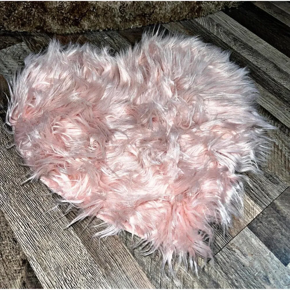 Pretty Pink Heart Shaped Red Bath Rug Valentine Love Mat Desk Decor Fur Soft Fun